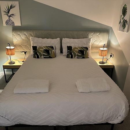 Town Centre Apartment With Hot Tub Cheltenham Exterior foto