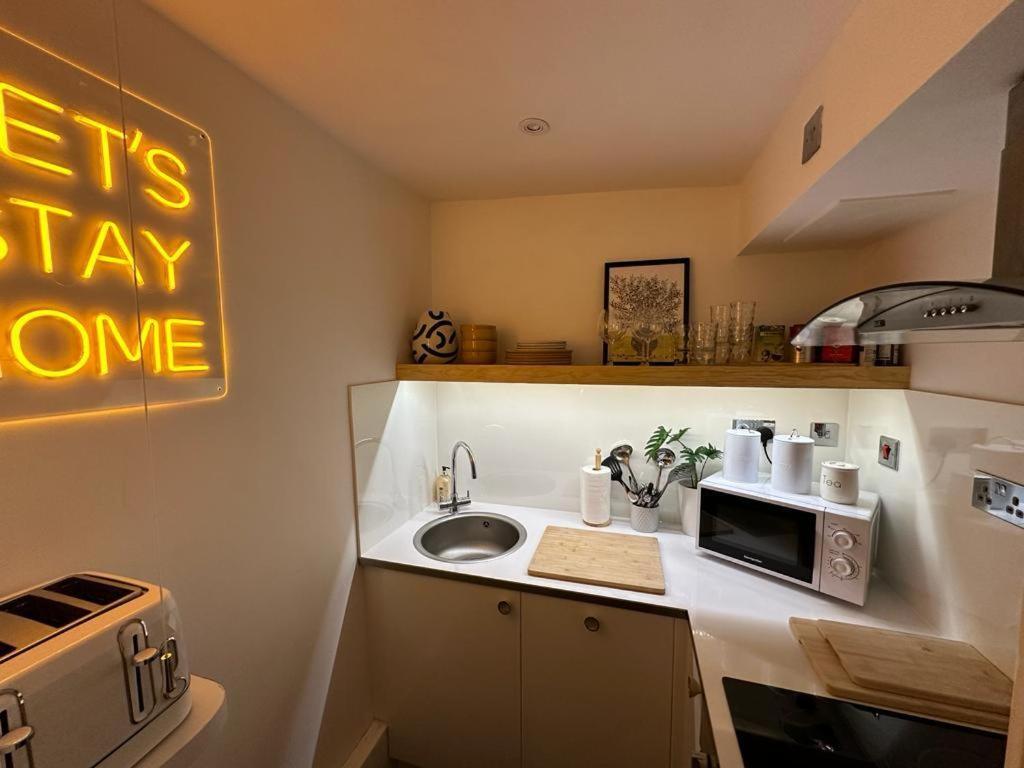 Town Centre Apartment With Hot Tub Cheltenham Exterior foto