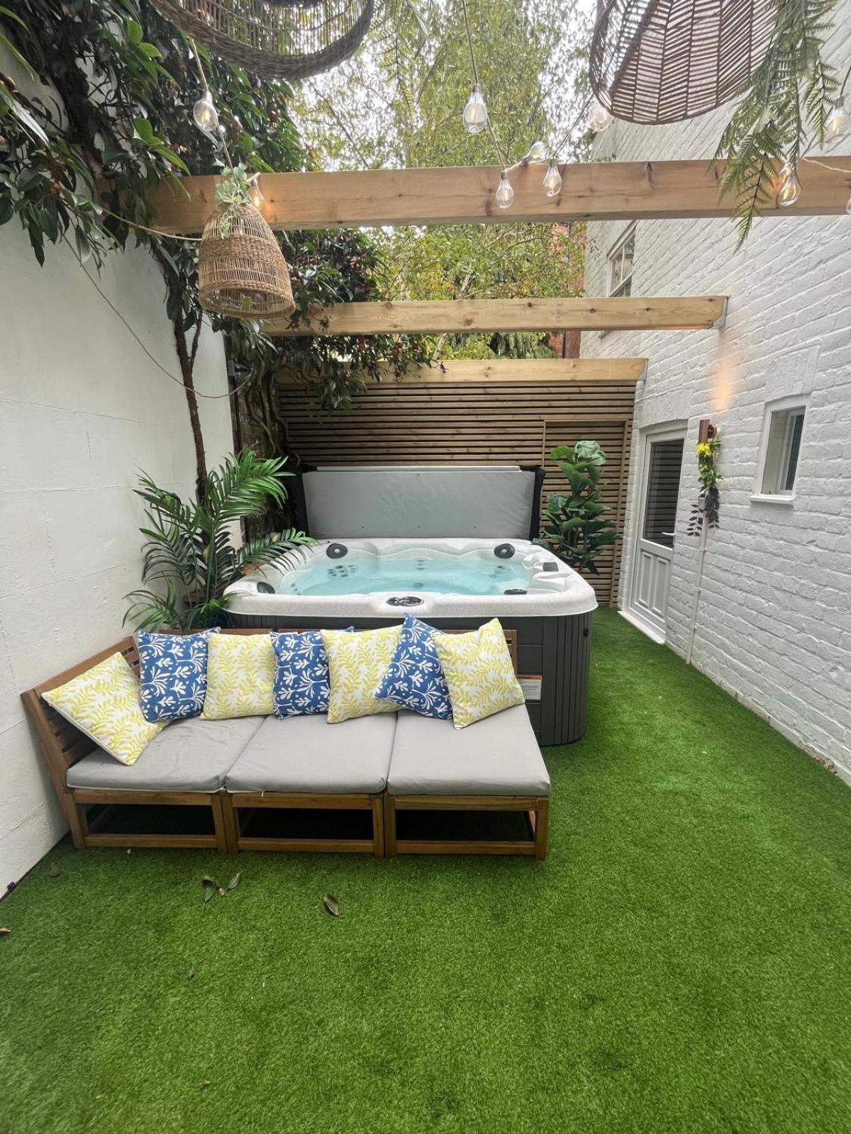 Town Centre Apartment With Hot Tub Cheltenham Exterior foto