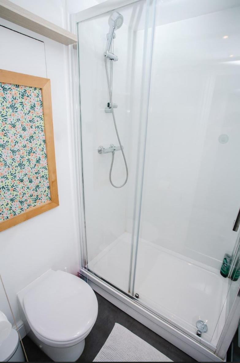 Town Centre Apartment With Hot Tub Cheltenham Exterior foto