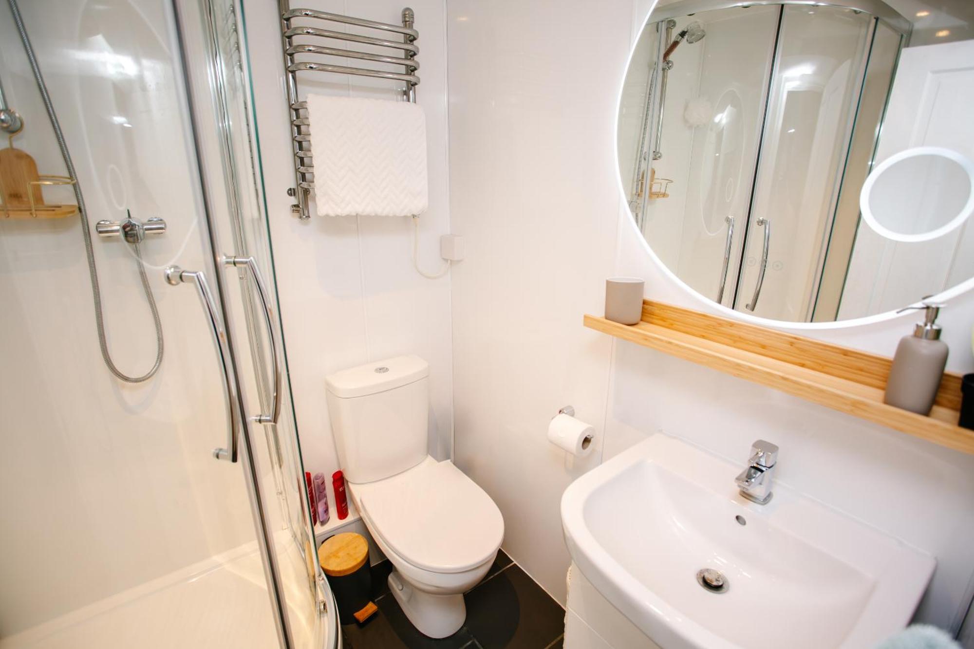 Town Centre Apartment With Hot Tub Cheltenham Exterior foto